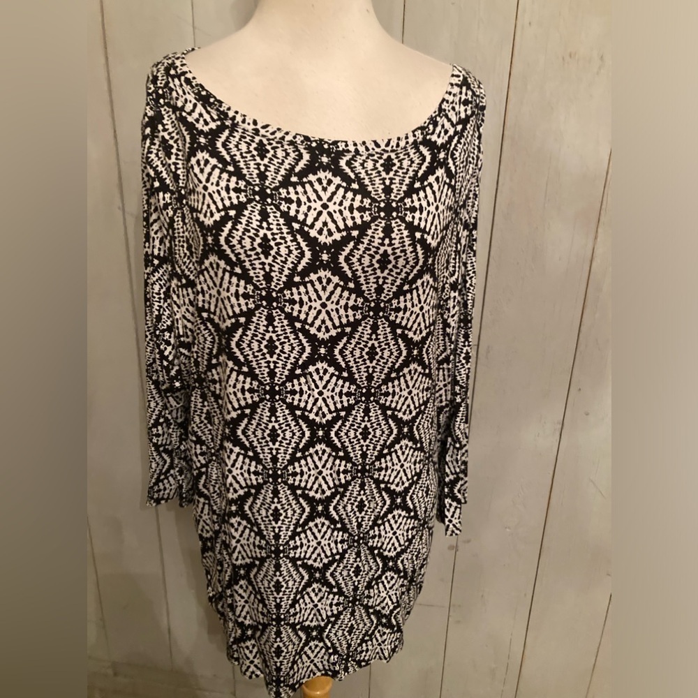 Ruby Rd. Women Plus 2X Black White Cut‎ Out Aztec Tunic Top Blouse Shirt Rayon